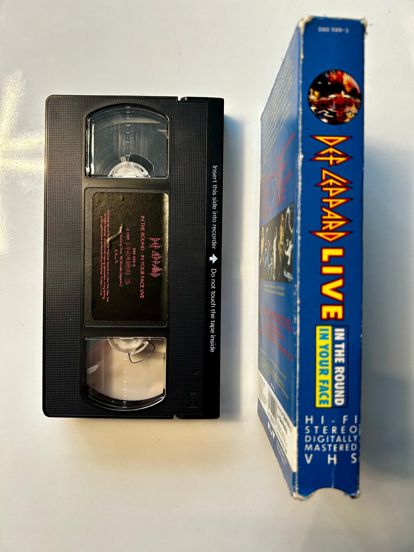 Def Leppard, Live in the round