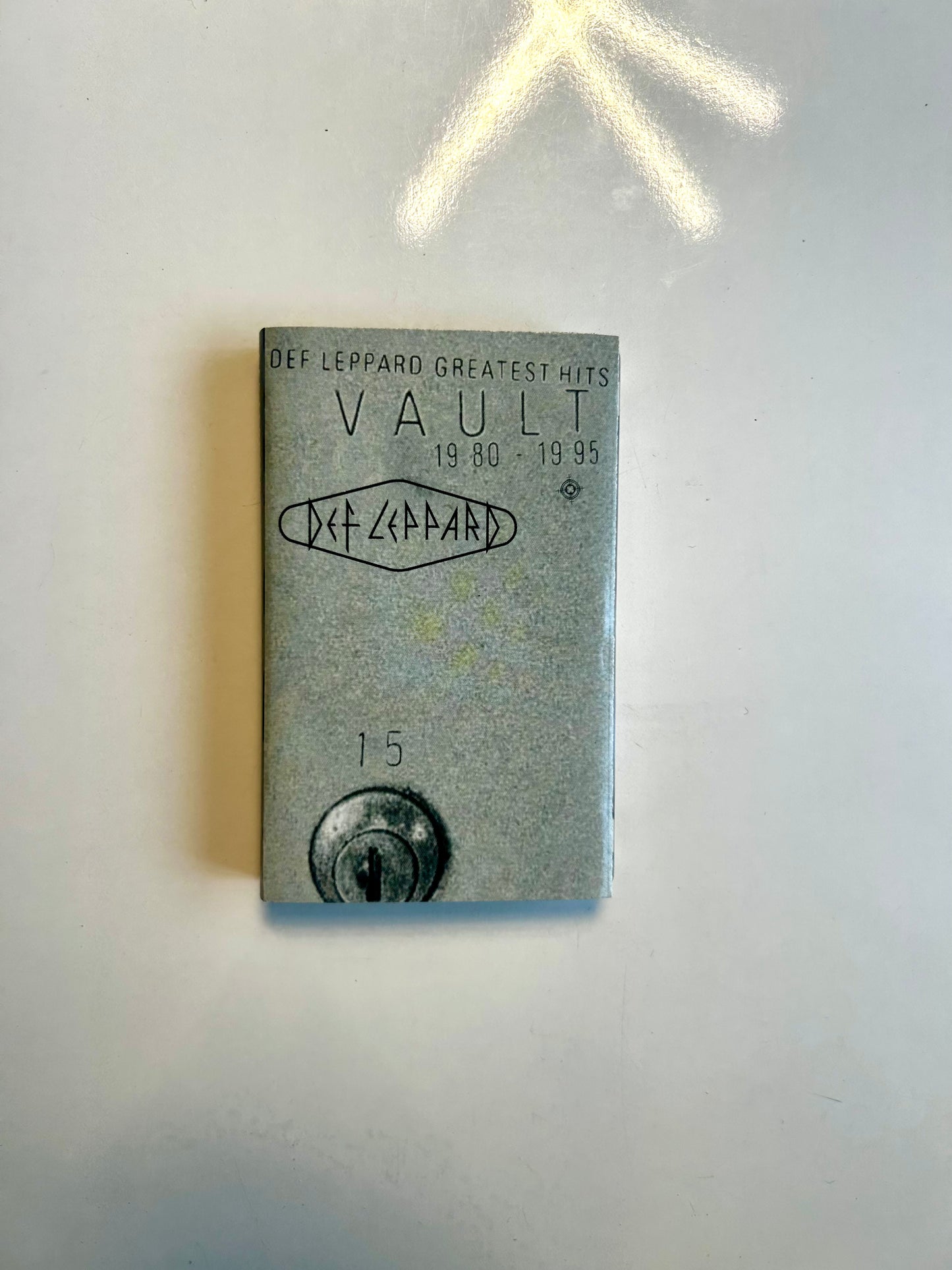 Def Leppard, Vault