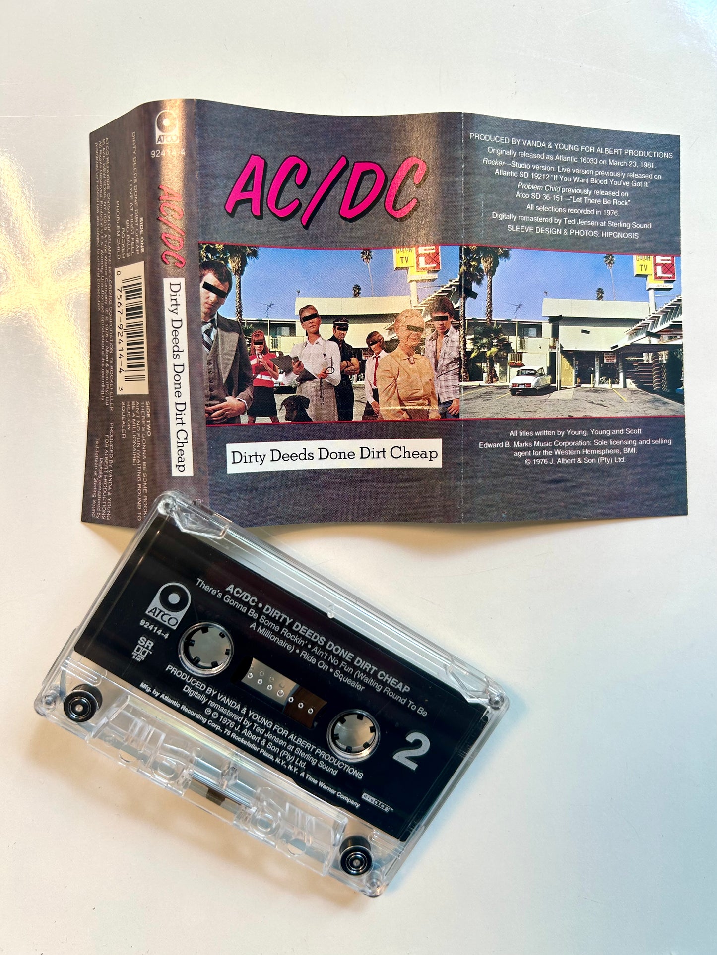 AC/DC, Dirty Deeds Done Dirt Cheap