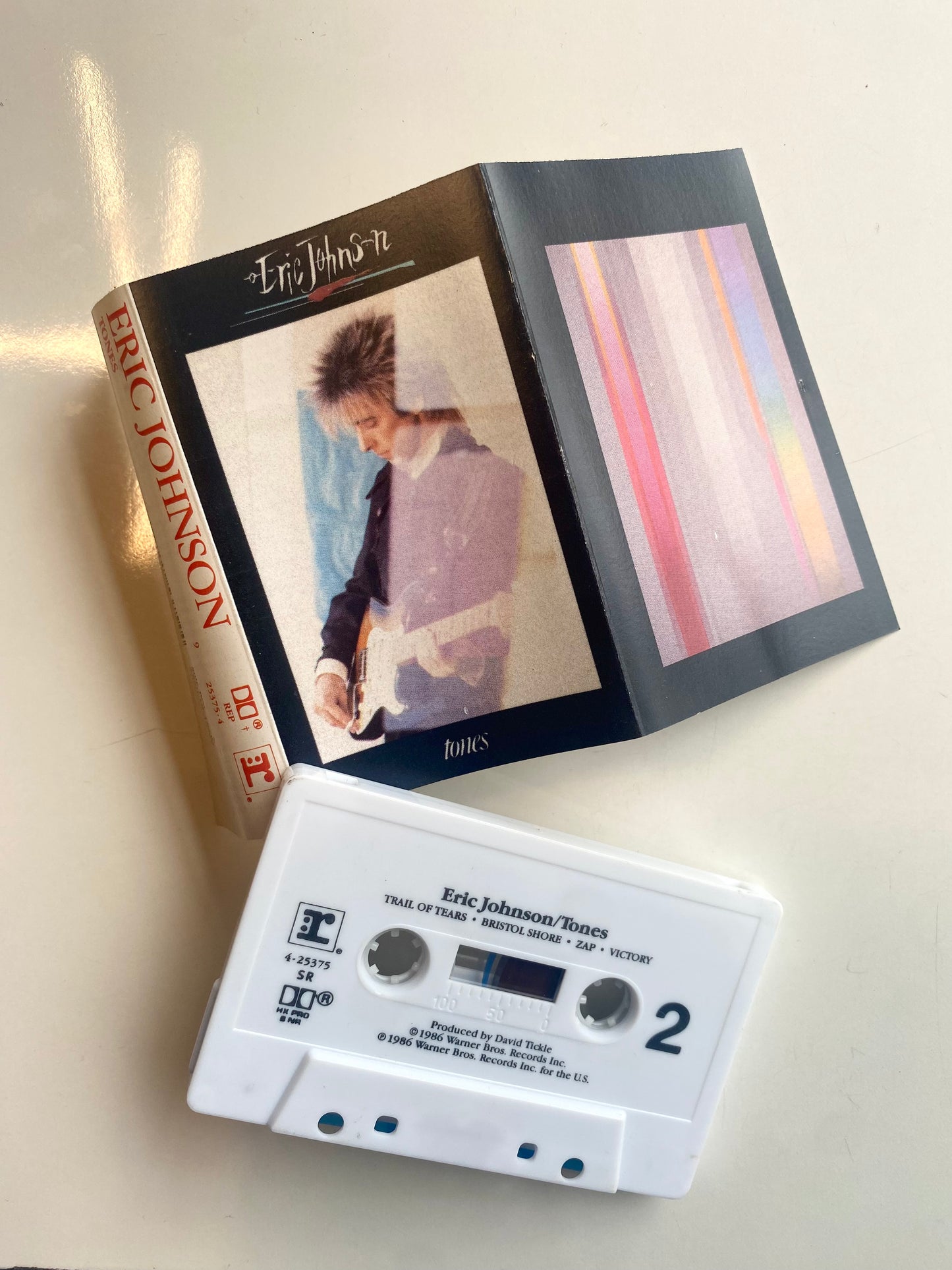 Eric Johnson, Tones