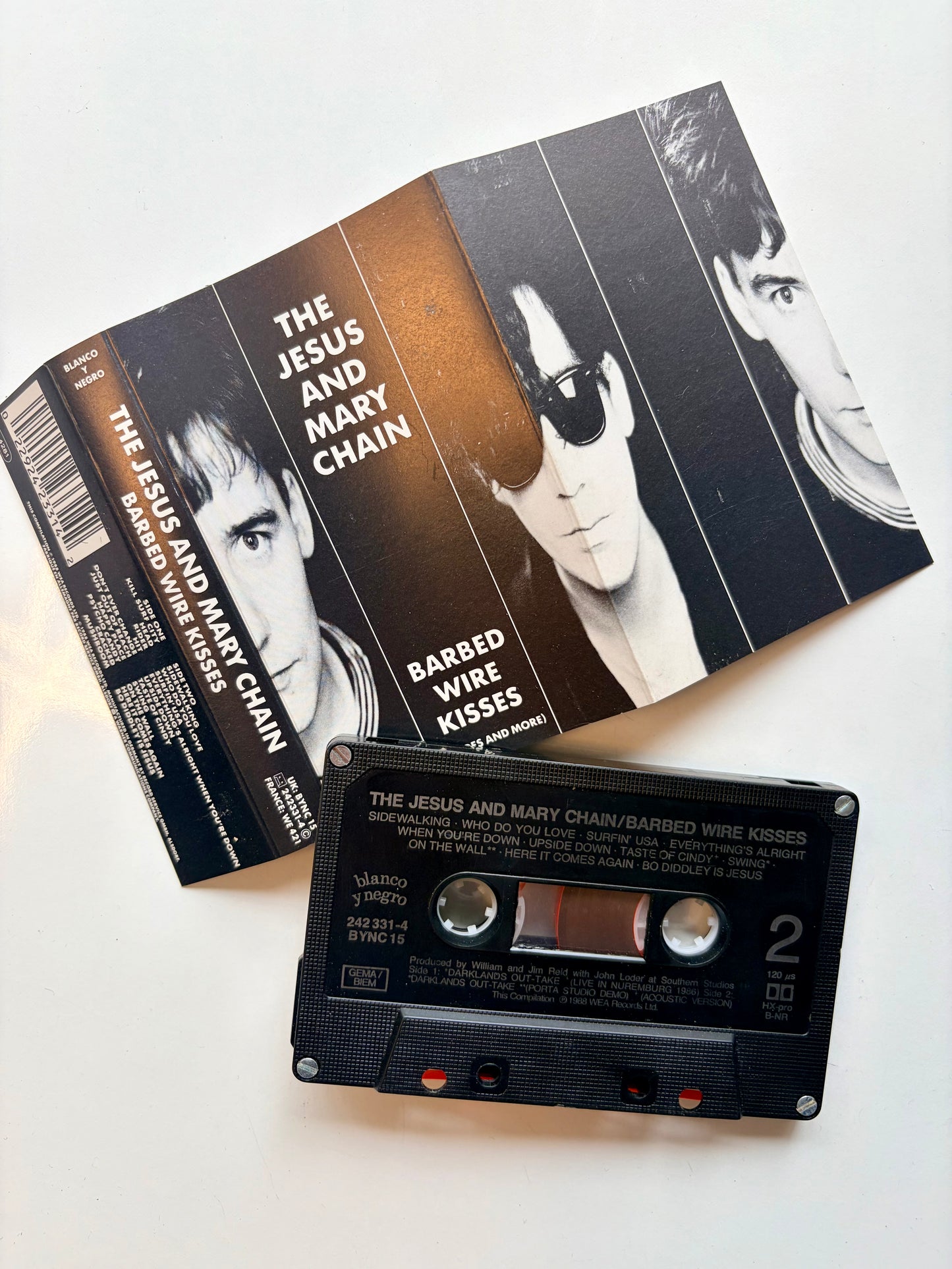 The Jesus and Mary Chain, Barbed Wire Kisses